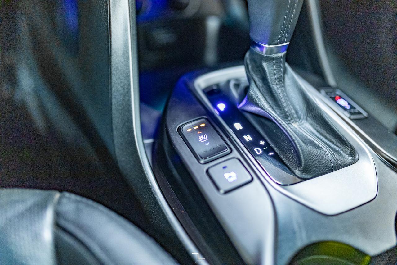 2016 Hyundai Santa Fe XL AWD Limited Leather Roof Nav Red Deer AB