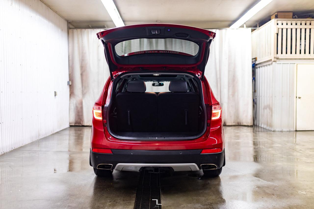 2016 Hyundai Santa Fe XL AWD Limited Leather Roof Nav Red Deer AB