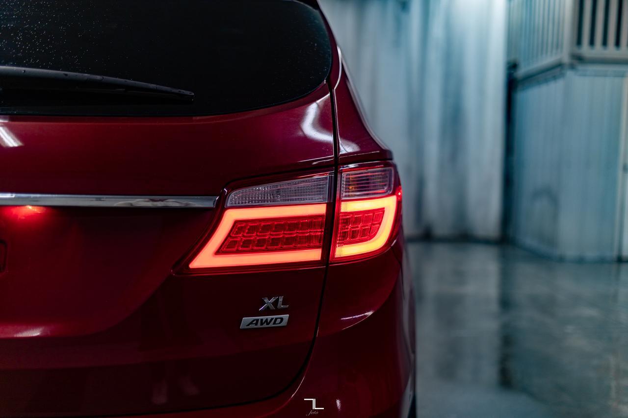 2016 Hyundai Santa Fe XL AWD Limited Leather Roof Nav Red Deer AB