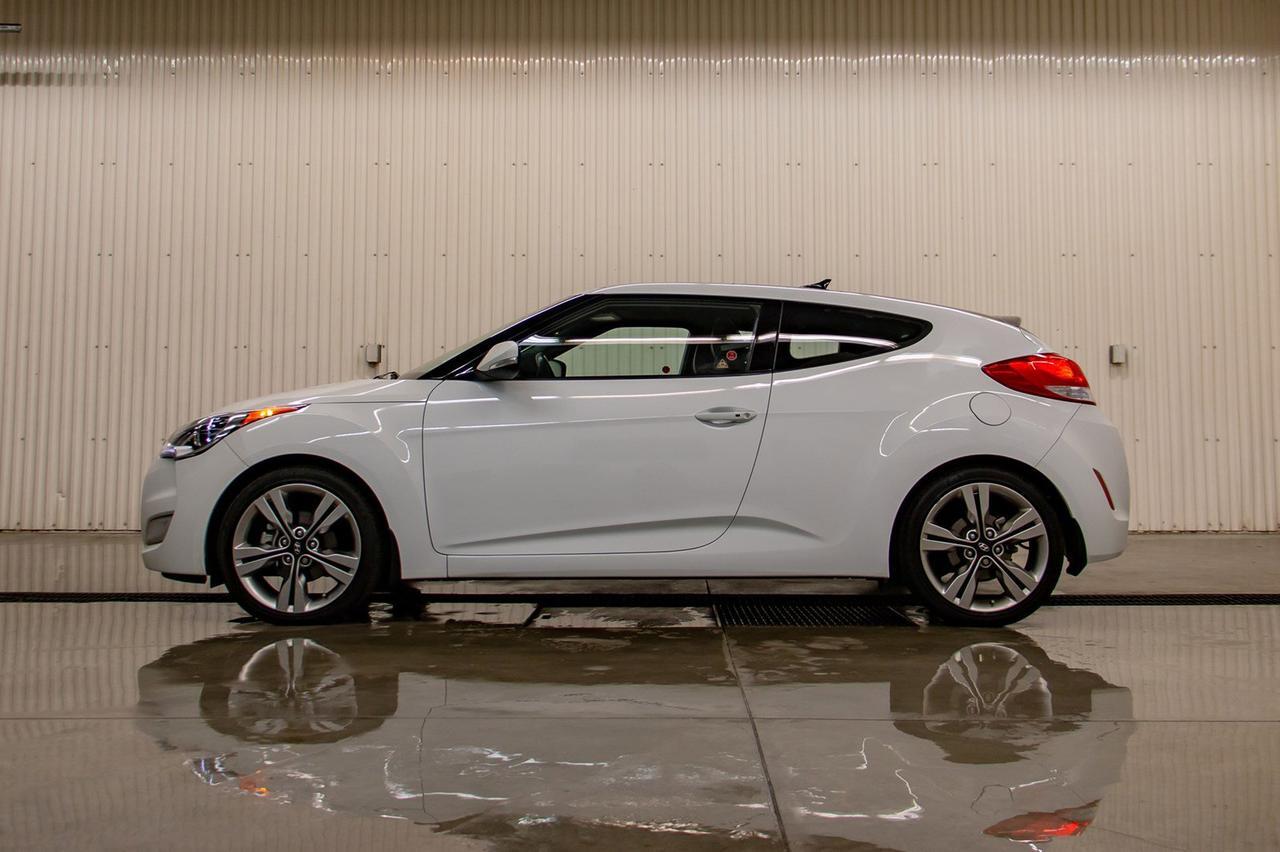2016 Hyundai Veloster 1.6 Tech Leather Roof Nav Red Deer AB