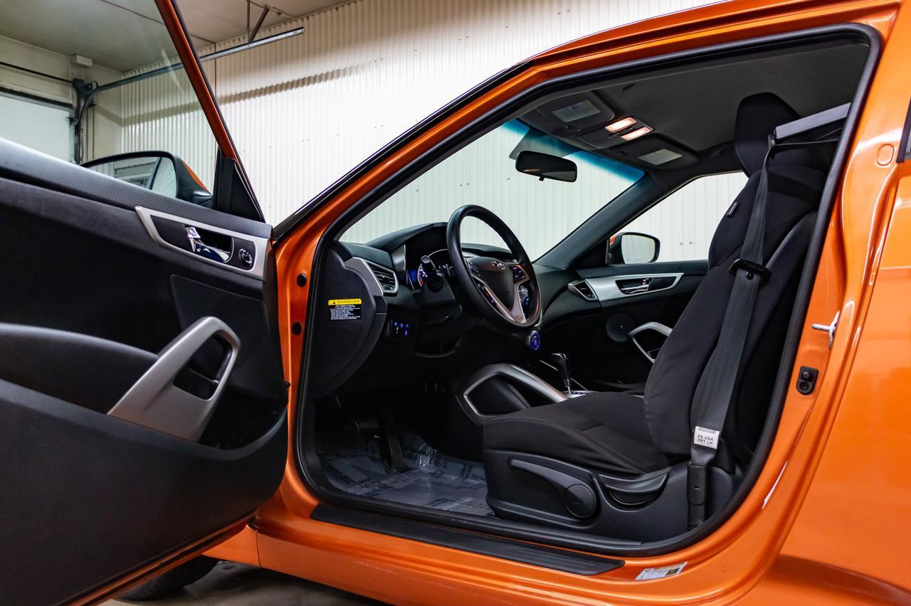 2016 Hyundai Veloster SE BCam Red Deer AB