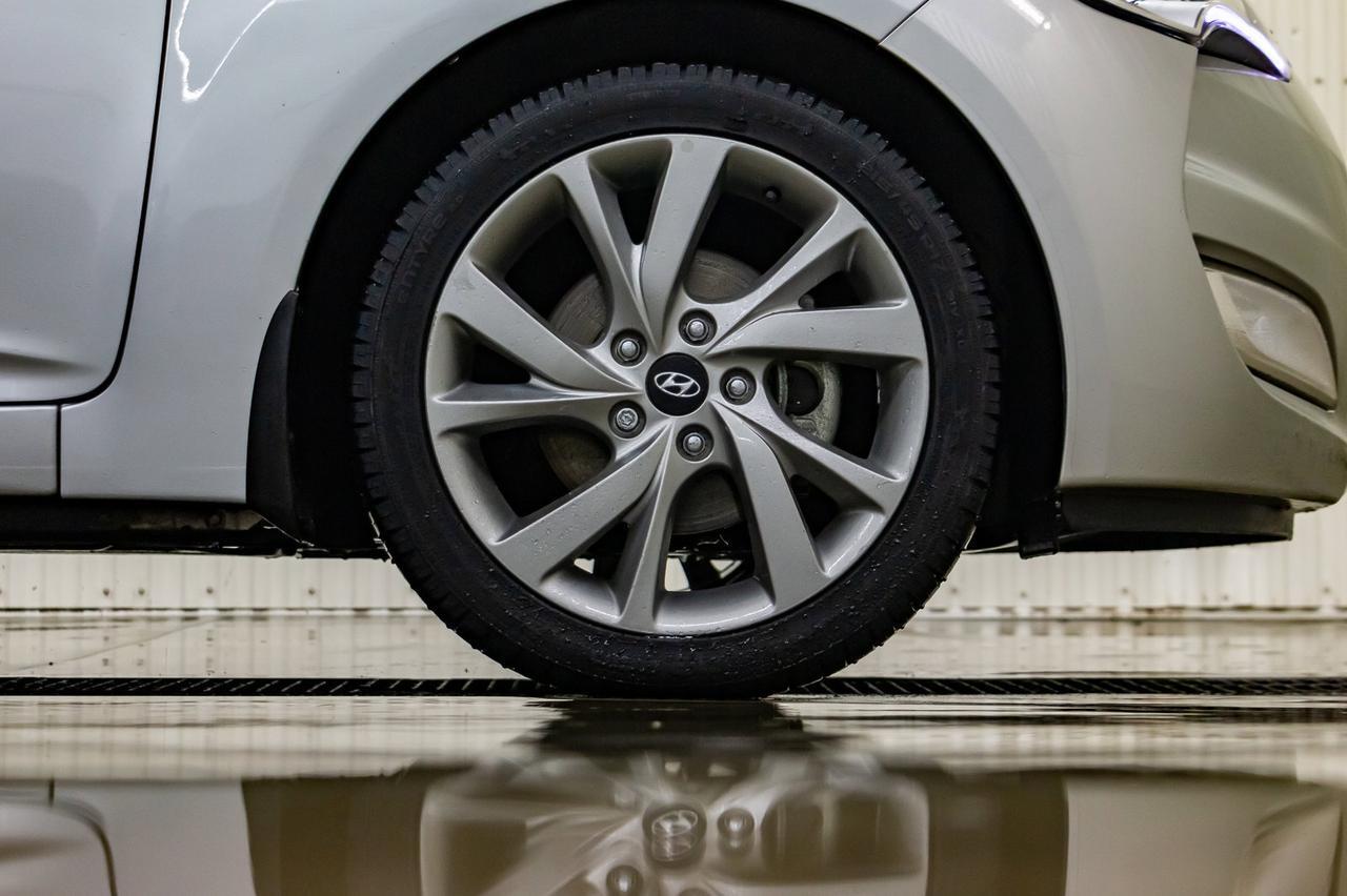 2016 Hyundai Veloster SE BCam Red Deer AB