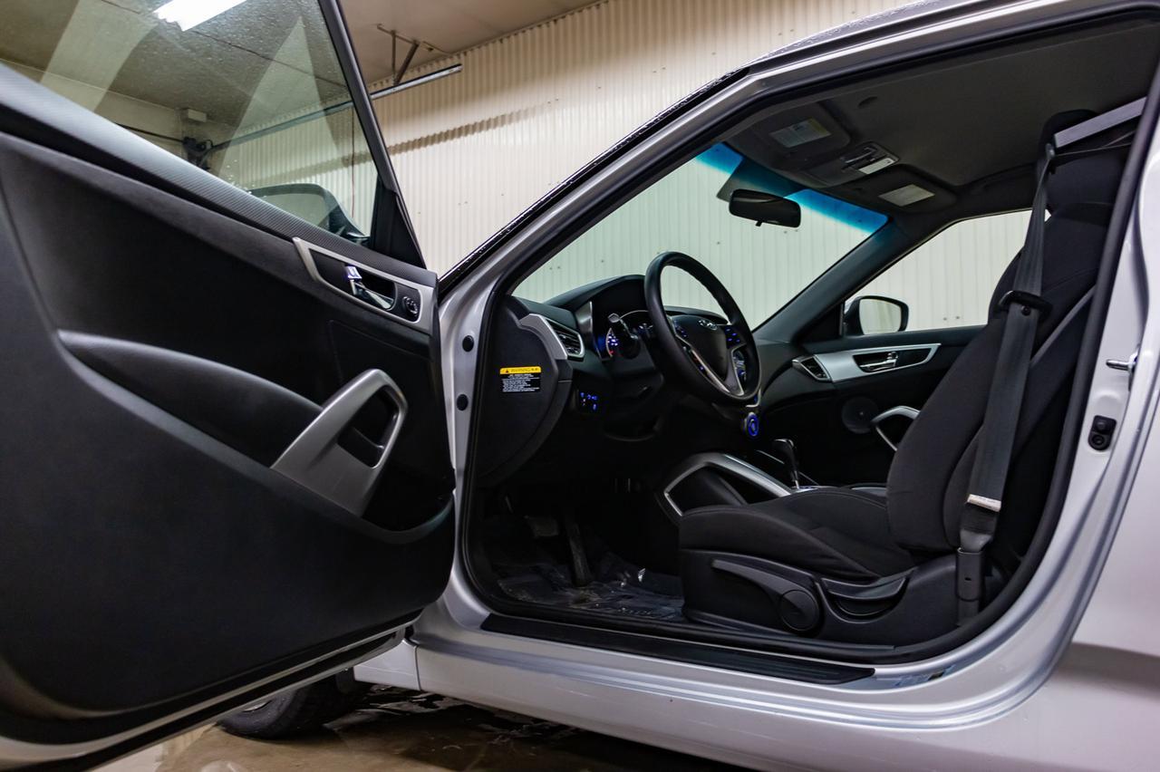 2016 Hyundai Veloster SE BCam Red Deer AB