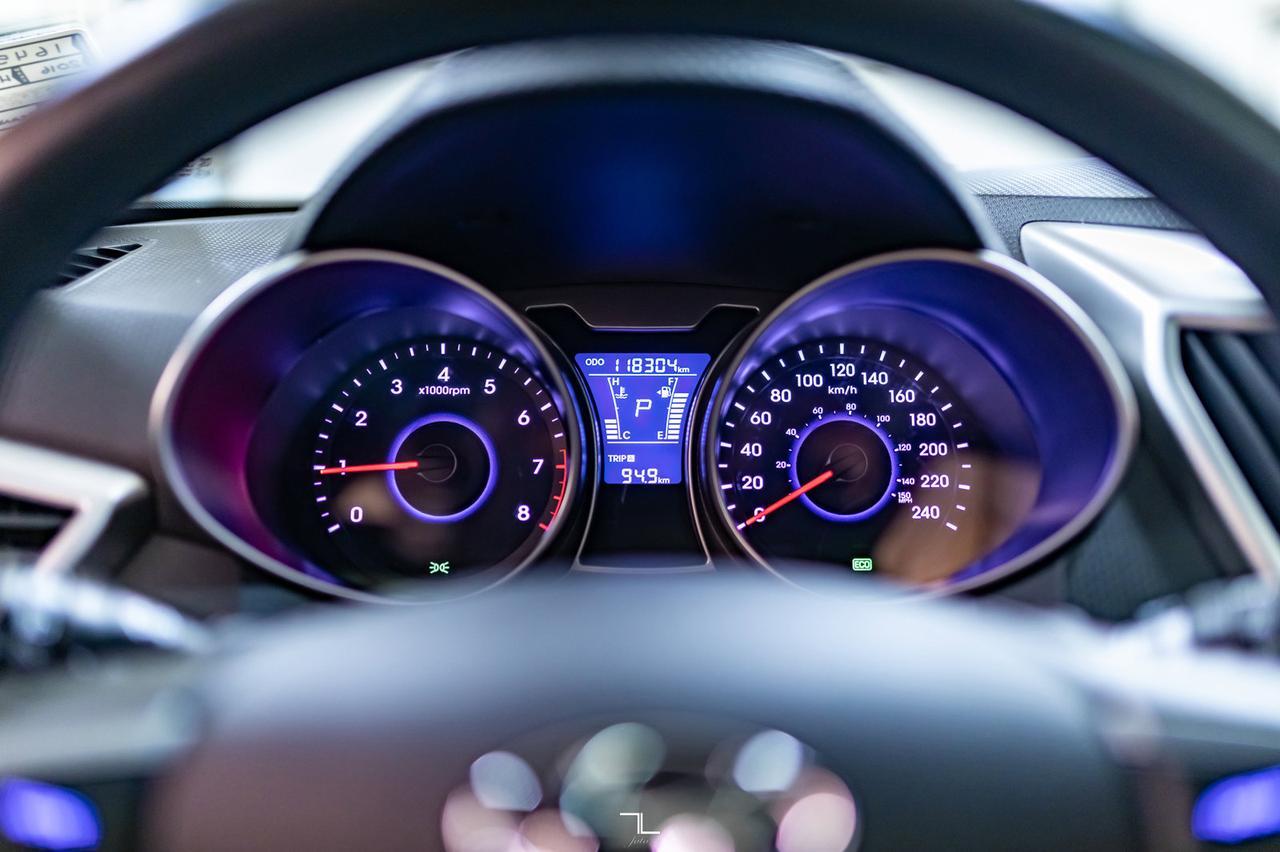 2016 Hyundai Veloster Tech Nav Roof BCam Red Deer AB