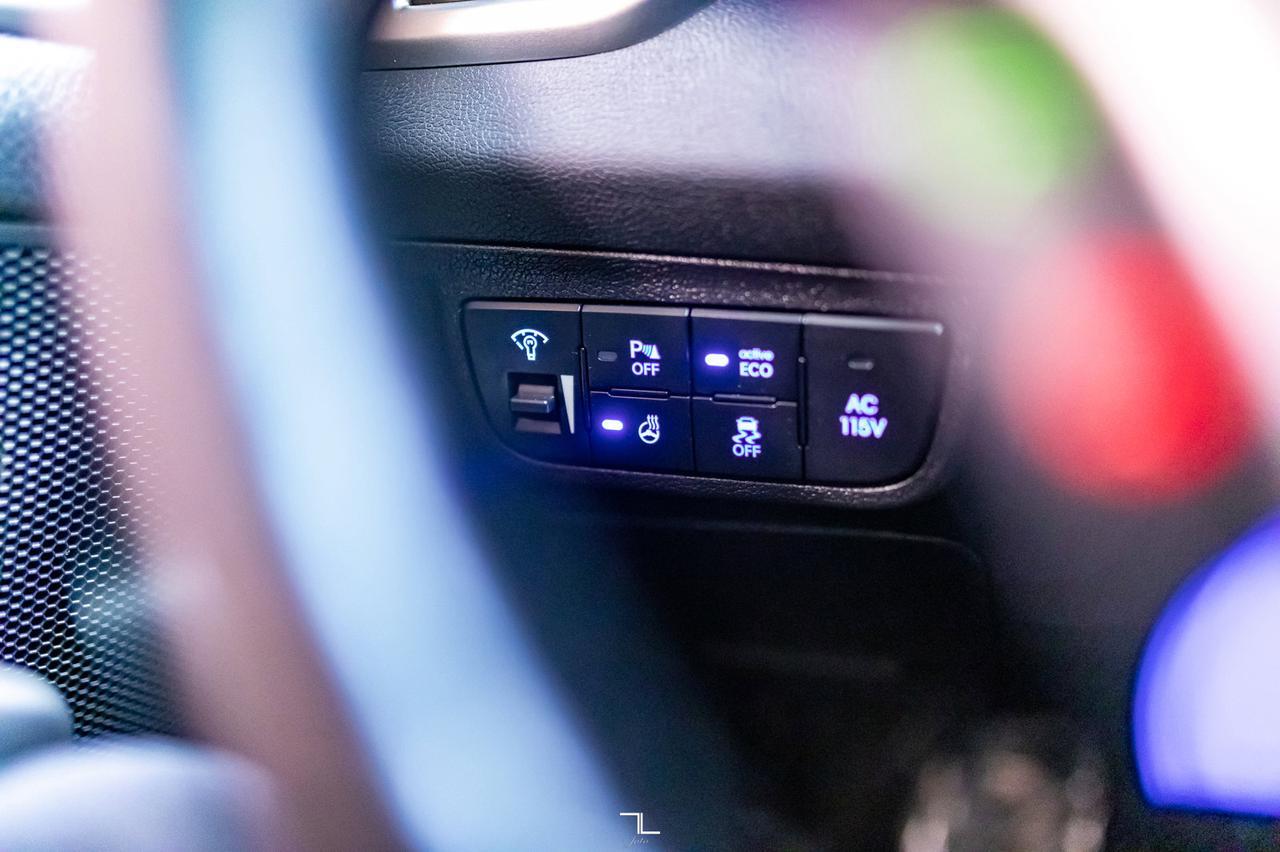 2016 Hyundai Veloster Tech Nav Roof BCam Red Deer AB