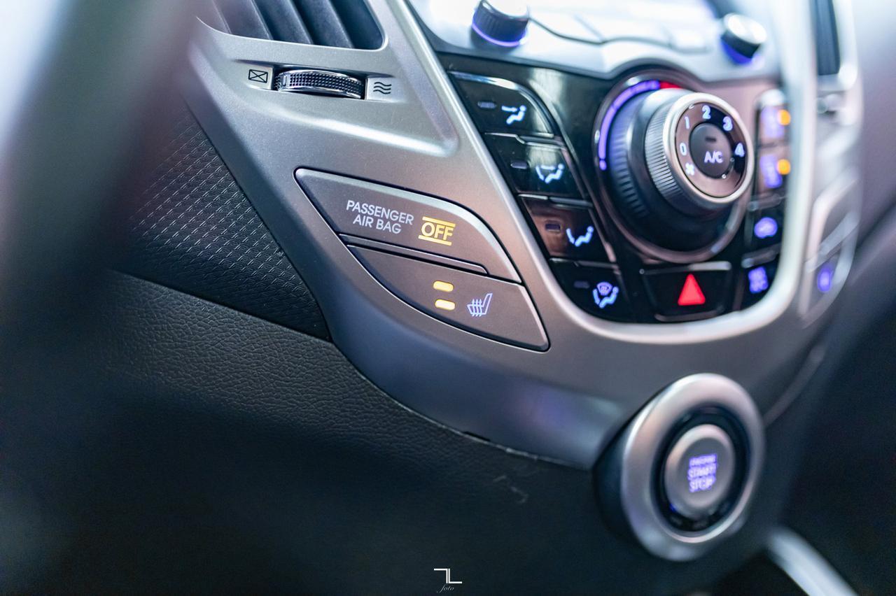 2016 Hyundai Veloster Tech Nav Roof BCam Red Deer AB