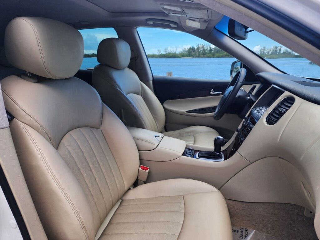 2016 INFINITI QX50 ACTIVE PARKING SYSTEM~ALUMINUM ROOF RAILS~BLUETOOTH~HEATED SEATS~LEATHER TRIMMED SEATS~PREMIUM SOUND SYSTEM~SURROUND VIEW CAMERA Sarasota FL