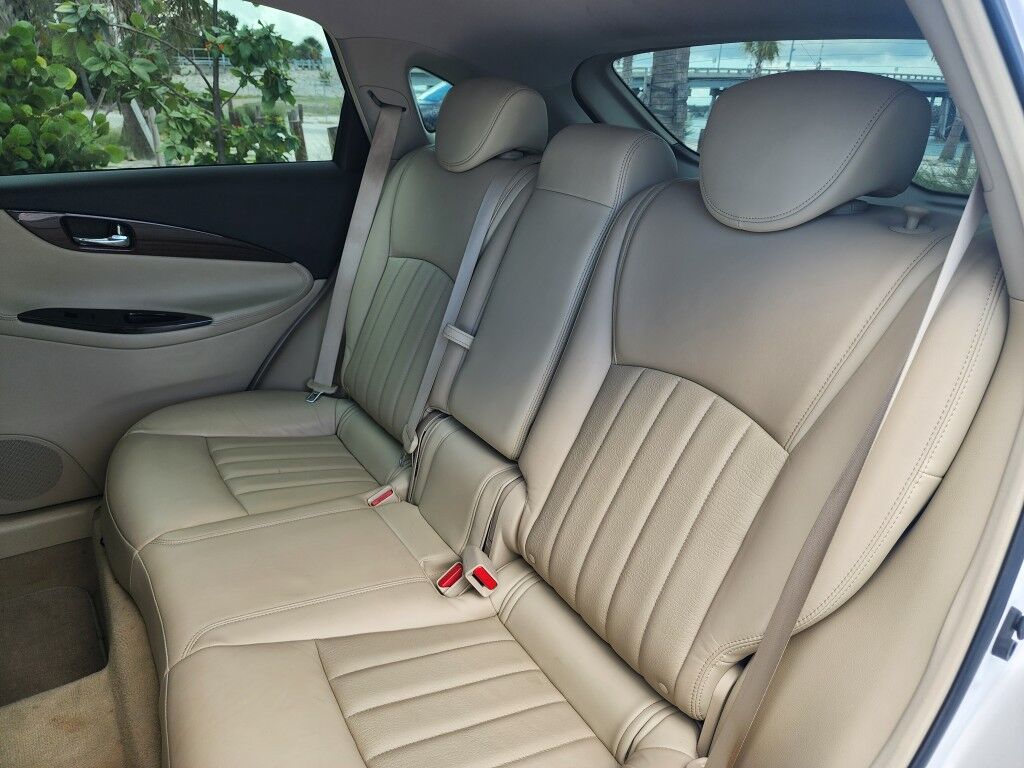 2016 INFINITI QX50 ACTIVE PARKING SYSTEM~ALUMINUM ROOF RAILS~BLUETOOTH~HEATED SEATS~LEATHER TRIMMED SEATS~PREMIUM SOUND SYSTEM~SURROUND VIEW CAMERA Sarasota FL