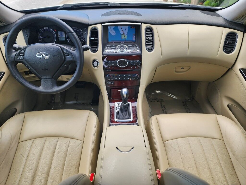 2016 INFINITI QX50 ACTIVE PARKING SYSTEM~ALUMINUM ROOF RAILS~BLUETOOTH~HEATED SEATS~LEATHER TRIMMED SEATS~PREMIUM SOUND SYSTEM~SURROUND VIEW CAMERA Sarasota FL