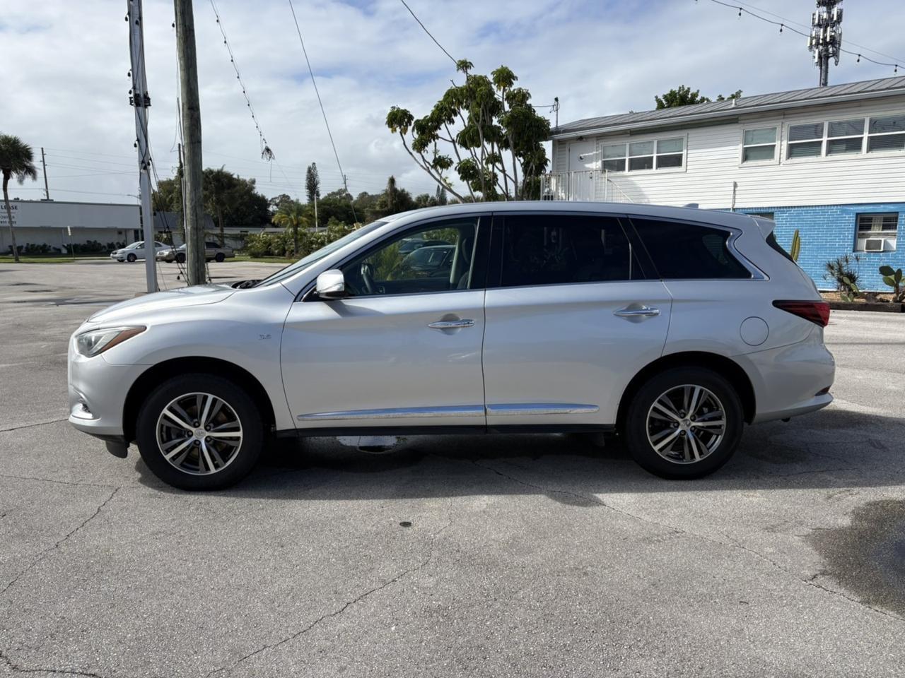 2016 INFINITI QX60