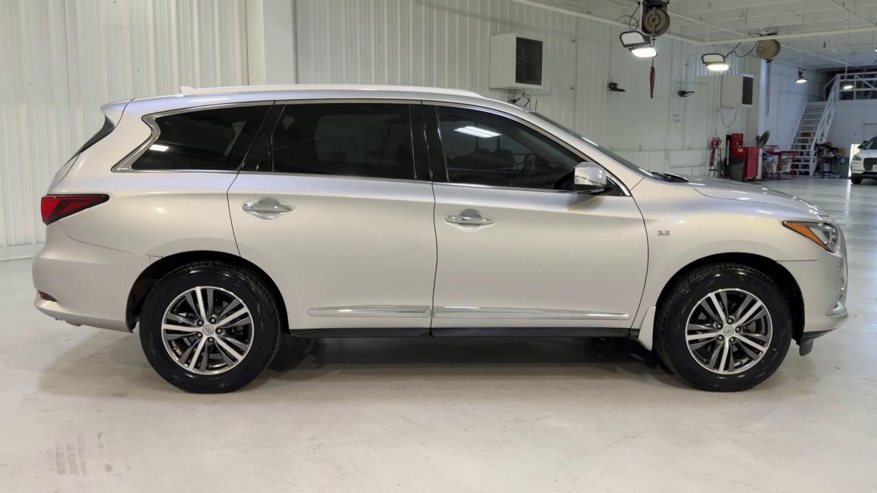 2016 INFINITI QX60 Base