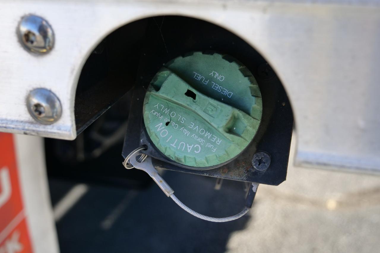 2016 Isuzu NPR / DRW / Diesel / Morgan Box Truck / 16FT / Power Liftgate! Lincolnton NC