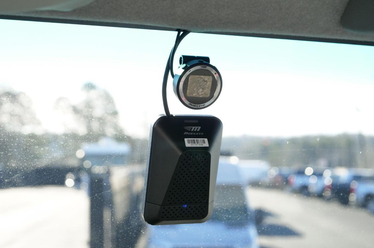 2016 Isuzu NPR / DRW / Diesel / Morgan Box Truck / 16FT / Power Liftgate! Lincolnton NC