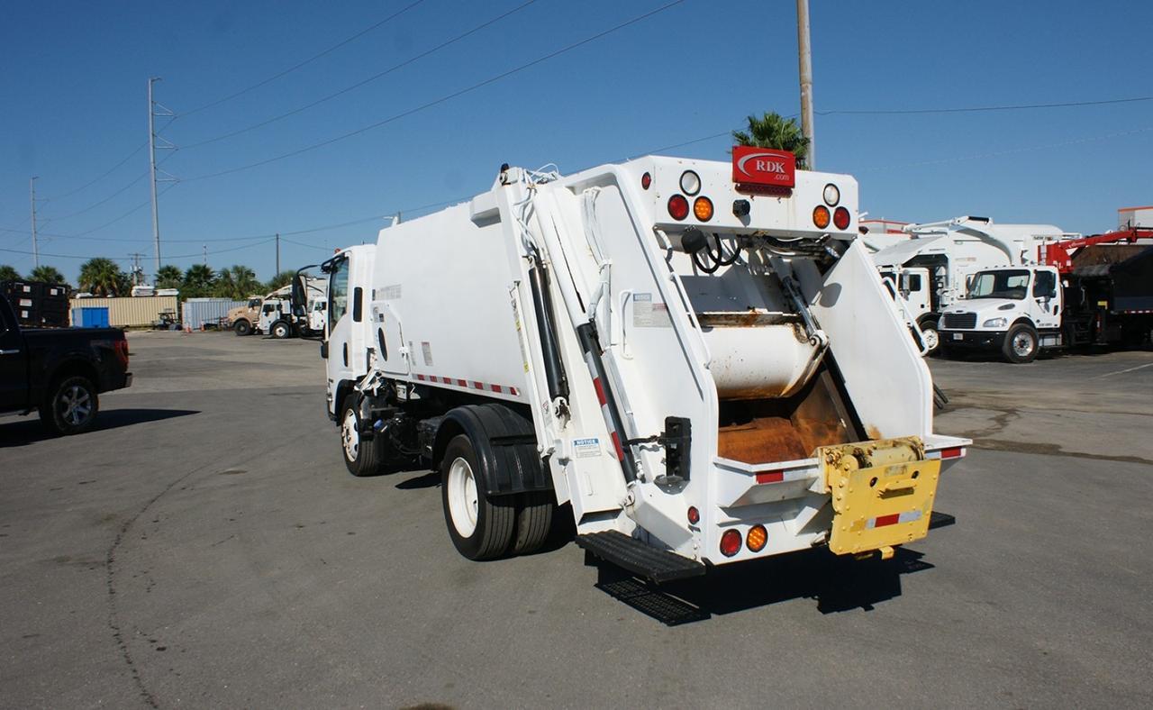 2016 Isuzu NRR 8 yard New Way Rear Loader Garbage Truck Tampa FL