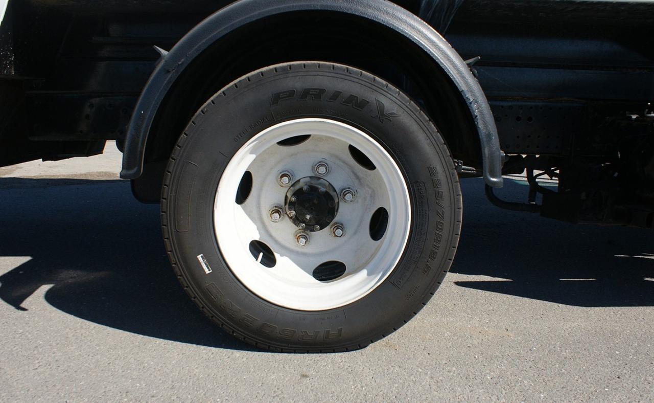 2016 Isuzu NRR 8 yard New Way Rear Loader Garbage Truck Tampa FL