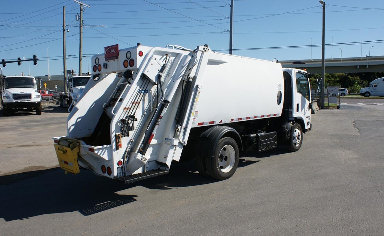 2016 Isuzu NRR 8 yard New Way Rear Loader Garbage Truck Tampa FL