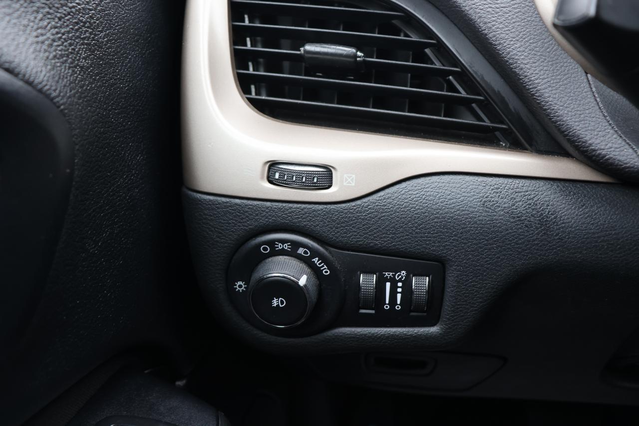 2016 JEEP CHEROKEE LATITUDE Houston TX