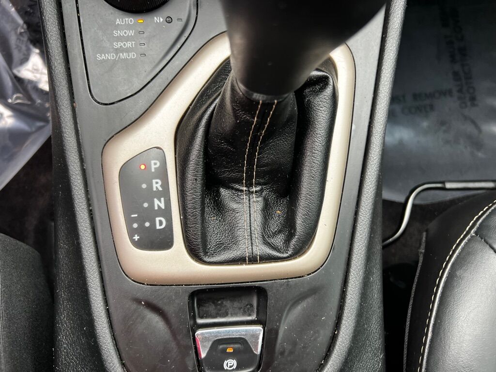 2016 JEEP CHEROKEE LIMITED Des Moines WA