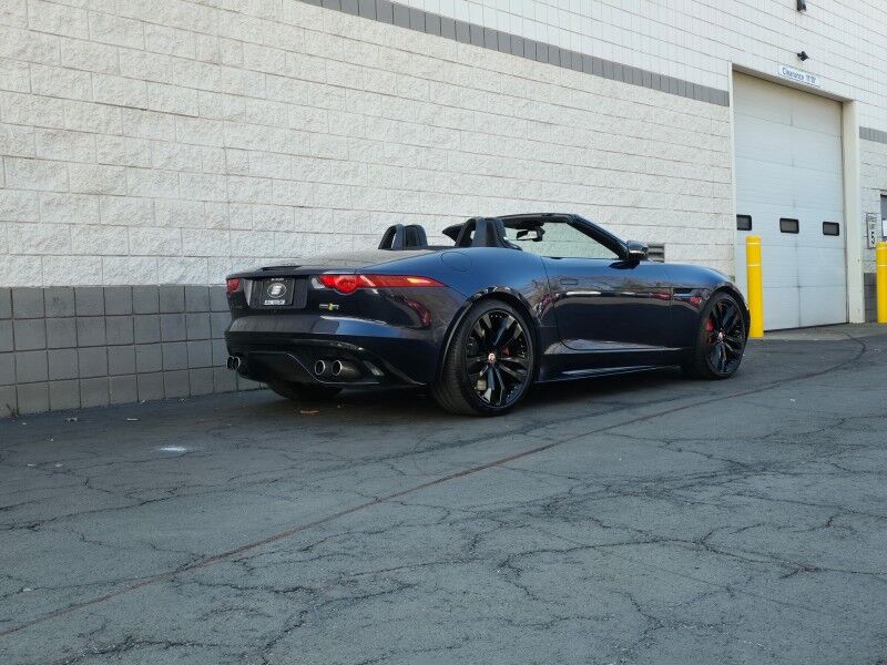 2016 Jaguar F-TYPE R