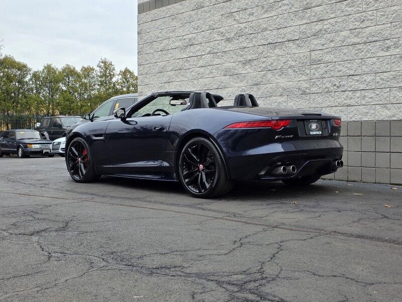 2016 Jaguar F-TYPE R