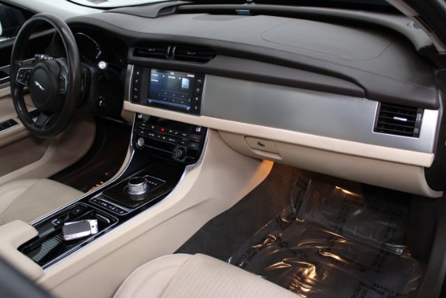 2016 Jaguar XF 35t Prestige Chantilly VA