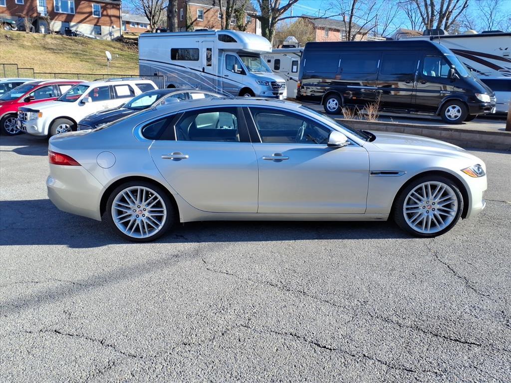 2016 Jaguar XF 35t Prestige