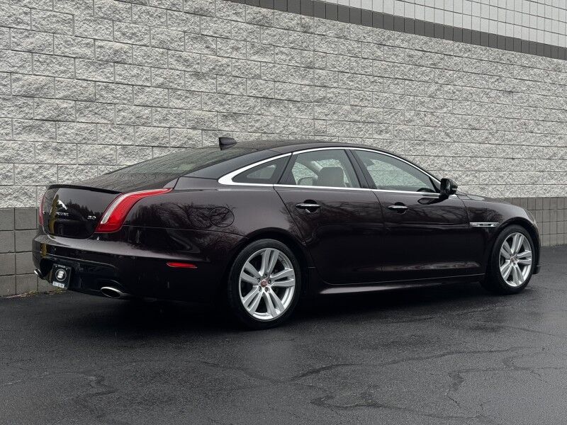 2016 Jaguar XJ R-Sport