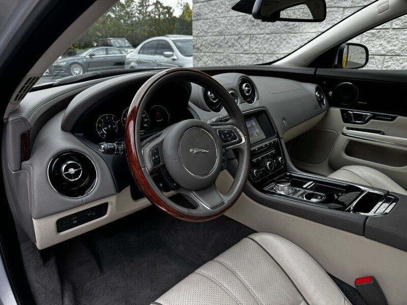 2016 Jaguar XJ R-Sport Willow Grove PA