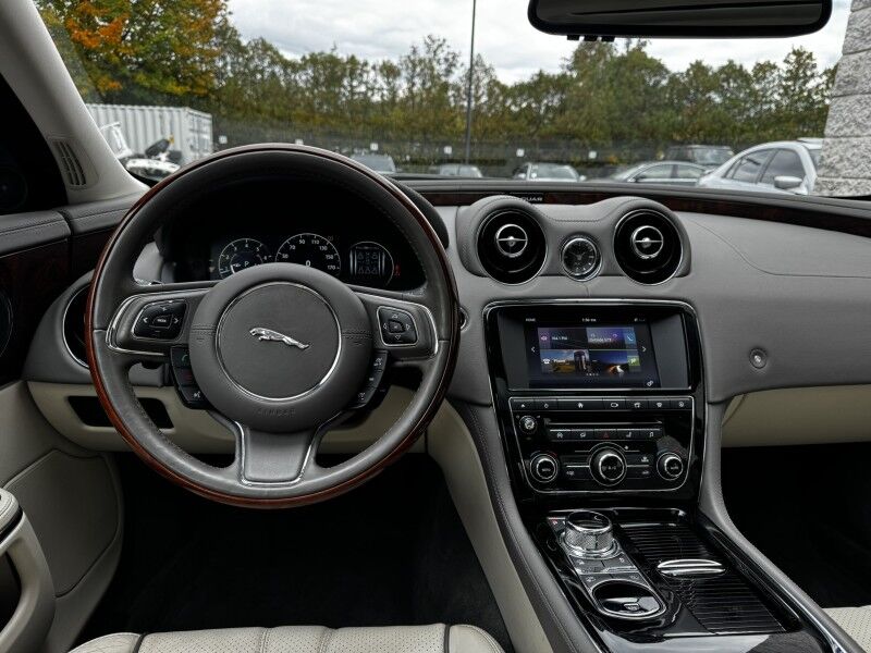 2016 Jaguar XJ R-Sport Willow Grove PA