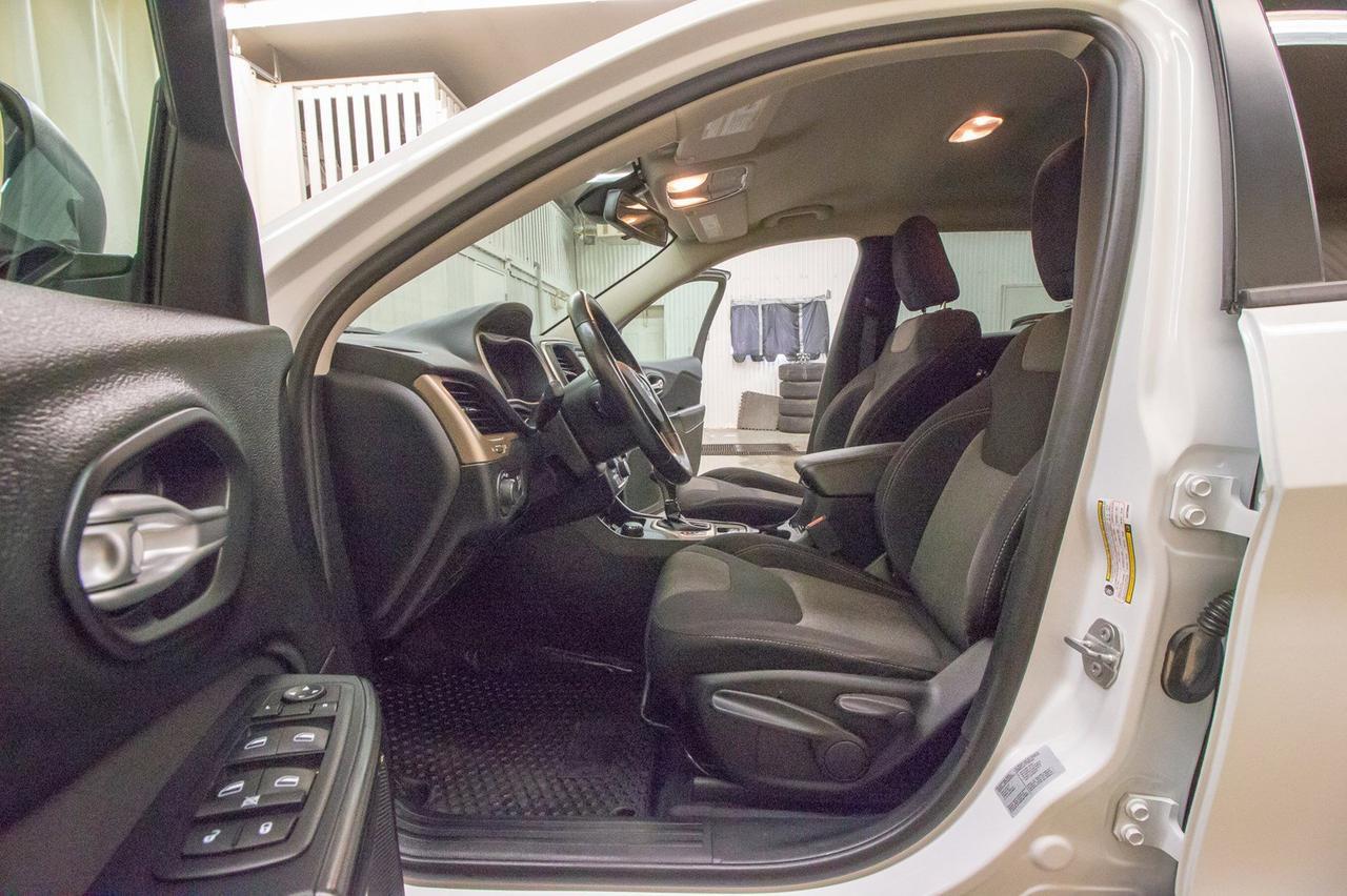 2016 Jeep Cherokee 4x4 Altitude Sport BCam Red Deer AB