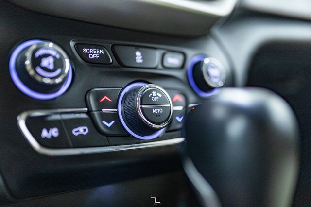 2016 Jeep Cherokee 4x4 Limited Leather Nav BCam Red Deer AB