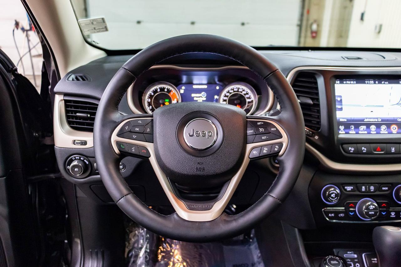 2016 Jeep Cherokee 4x4 Limited Leather Roof Nav BCam Red Deer AB