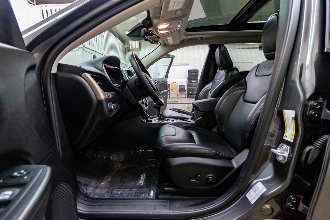 2016 Jeep Cherokee 4x4 Limited Leather Roof Nav BCam Red Deer AB