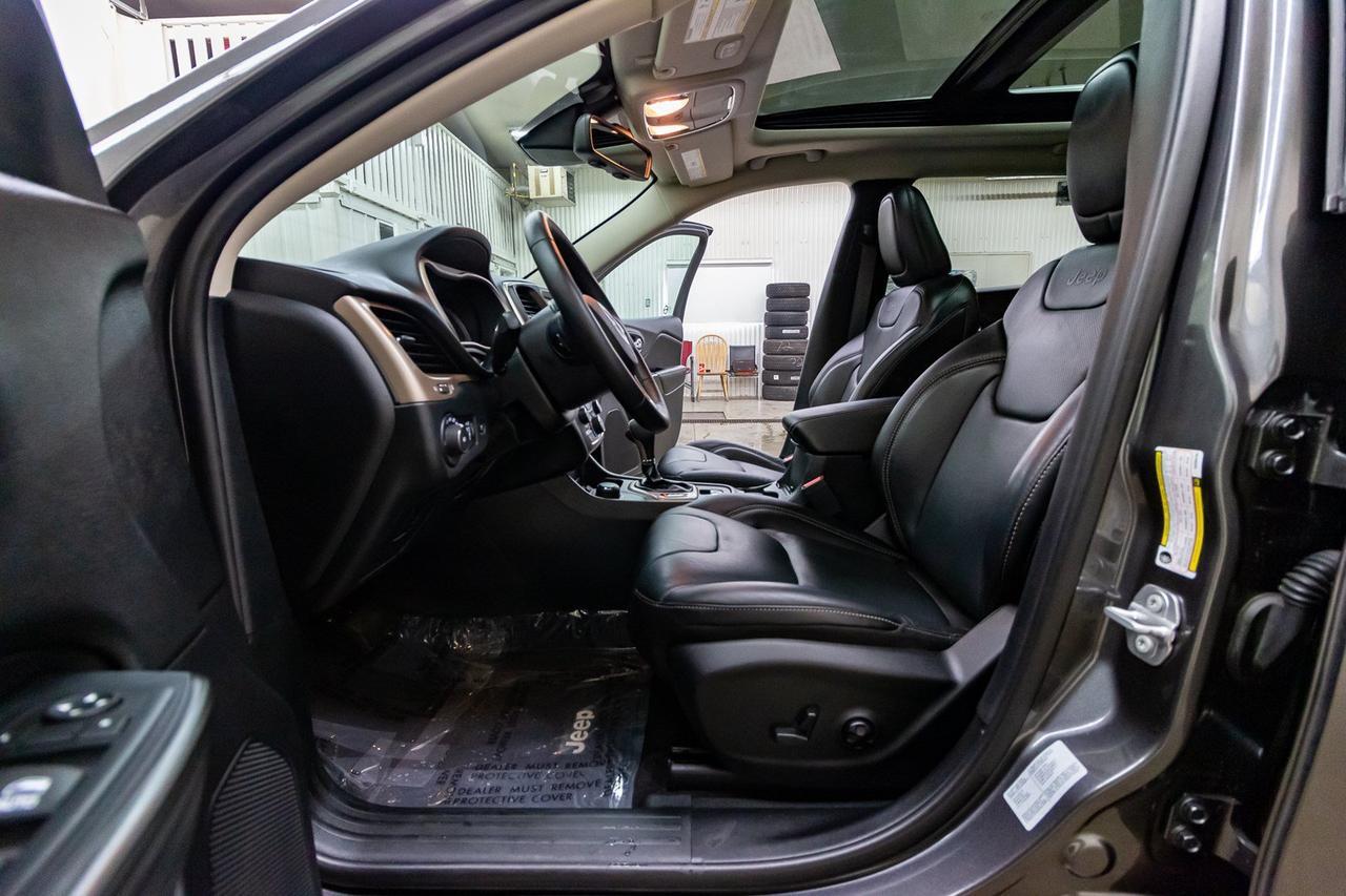 2016 Jeep Cherokee 4x4 Limited Leather Roof Nav BCam Red Deer AB
