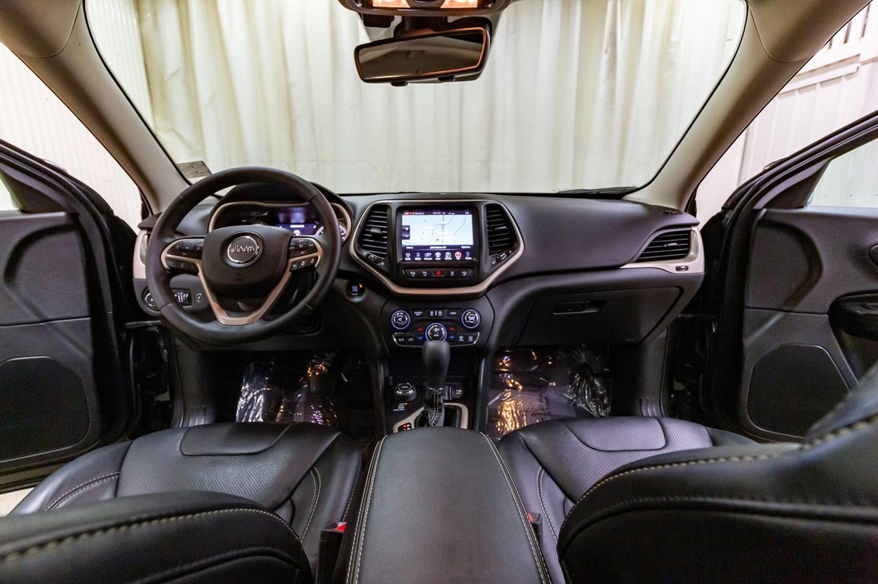 2016 Jeep Cherokee 4x4 Limited Leather Roof Nav BCam Red Deer AB