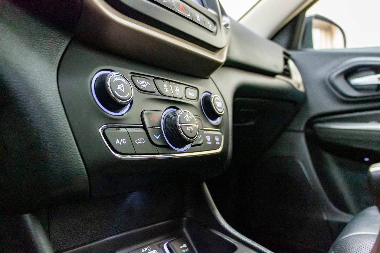 2016 Jeep Cherokee 4x4 Limited Leather Roof Nav BCam Red Deer AB