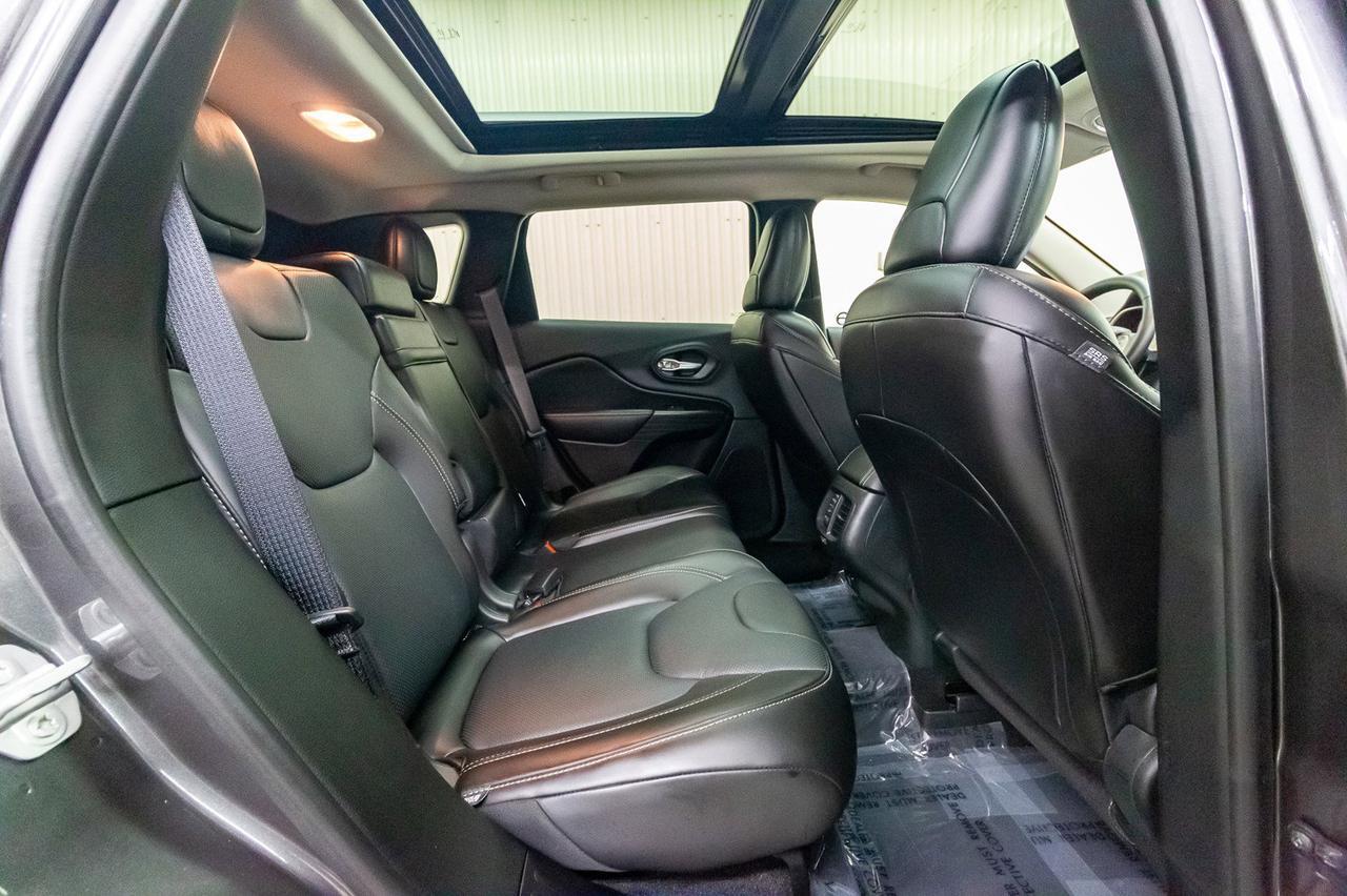 2016 Jeep Cherokee 4x4 Limited Leather Roof Nav BCam Red Deer AB