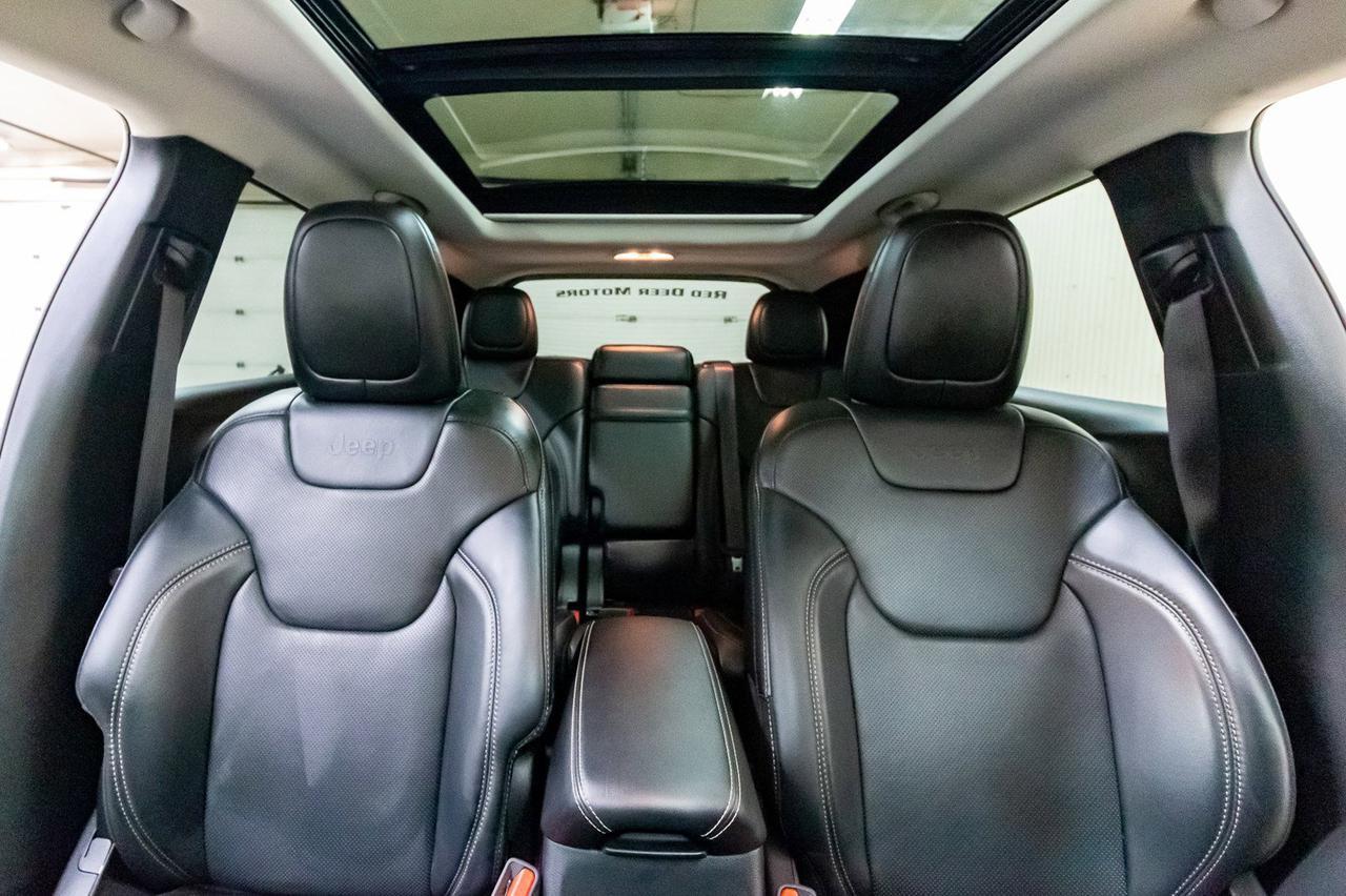 2016 Jeep Cherokee 4x4 Limited Leather Roof Nav BCam Red Deer AB