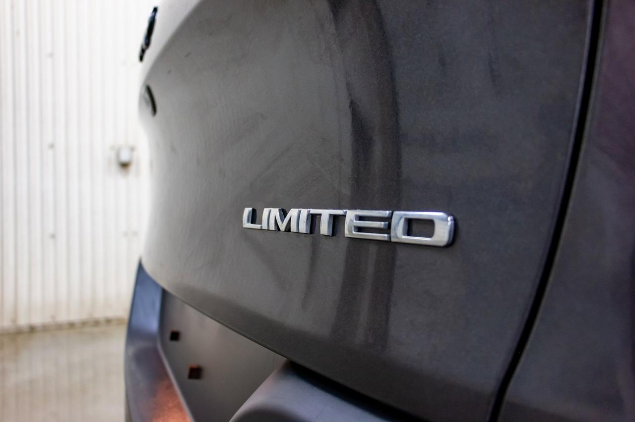 2016 Jeep Cherokee 4x4 Limited Leather Roof Nav Red Deer AB