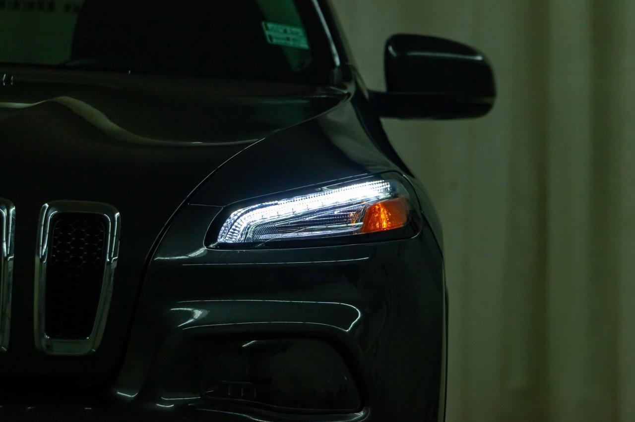 2016 Jeep Cherokee 4x4 Limited Leather Roof Nav Red Deer AB