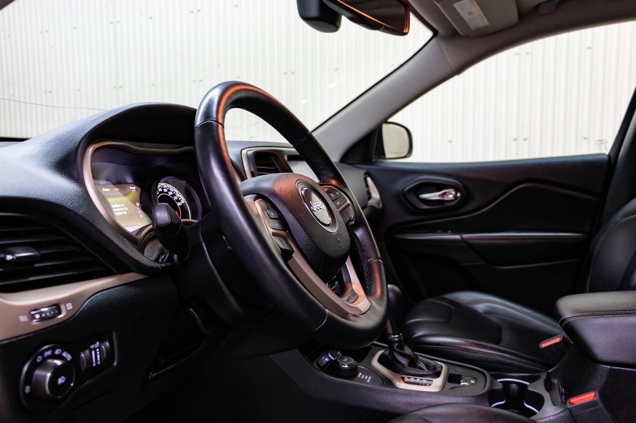 2016 Jeep Cherokee 4x4 Limited Leather Roof Nav Red Deer AB