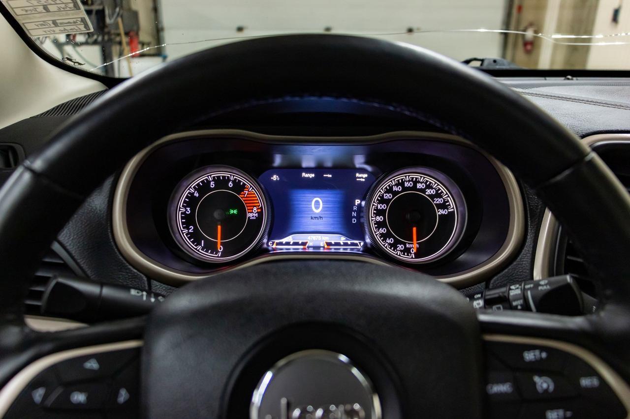 2016 Jeep Cherokee 4x4 Limited Leather Roof Nav Red Deer AB