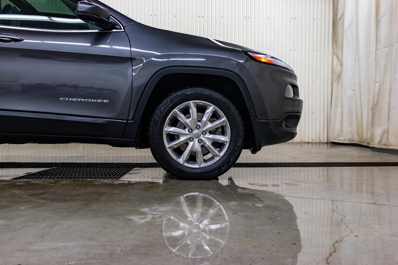 2016 Jeep Cherokee 4x4 Limited Leather Roof Nav Red Deer AB