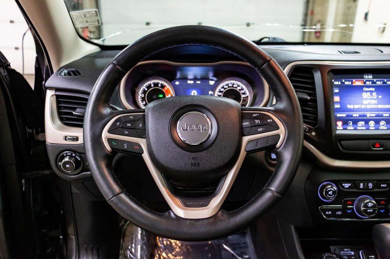 2016 Jeep Cherokee 4x4 Limited Leather Roof Nav Red Deer AB