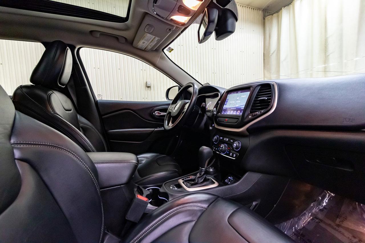 2016 Jeep Cherokee 4x4 Limited Leather Roof Nav Red Deer AB