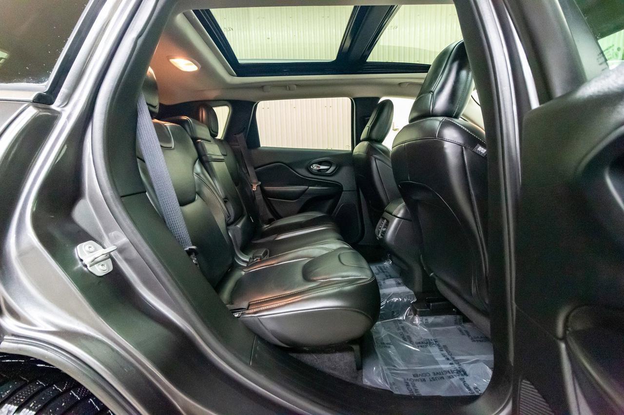 2016 Jeep Cherokee 4x4 Limited Leather Roof Nav Red Deer AB