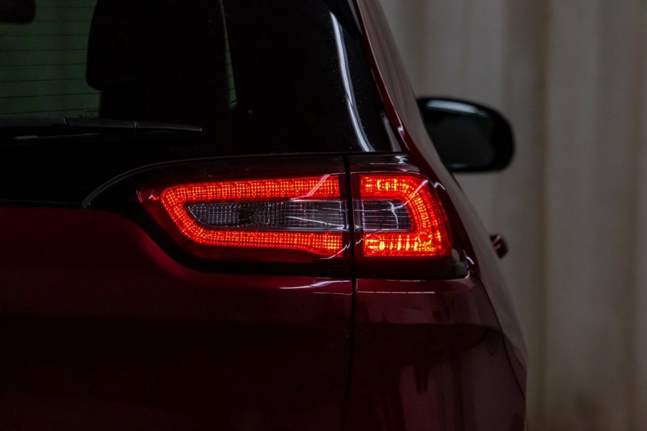 2016 Jeep Cherokee 4x4 Limited Leather Roof Nav Red Deer AB