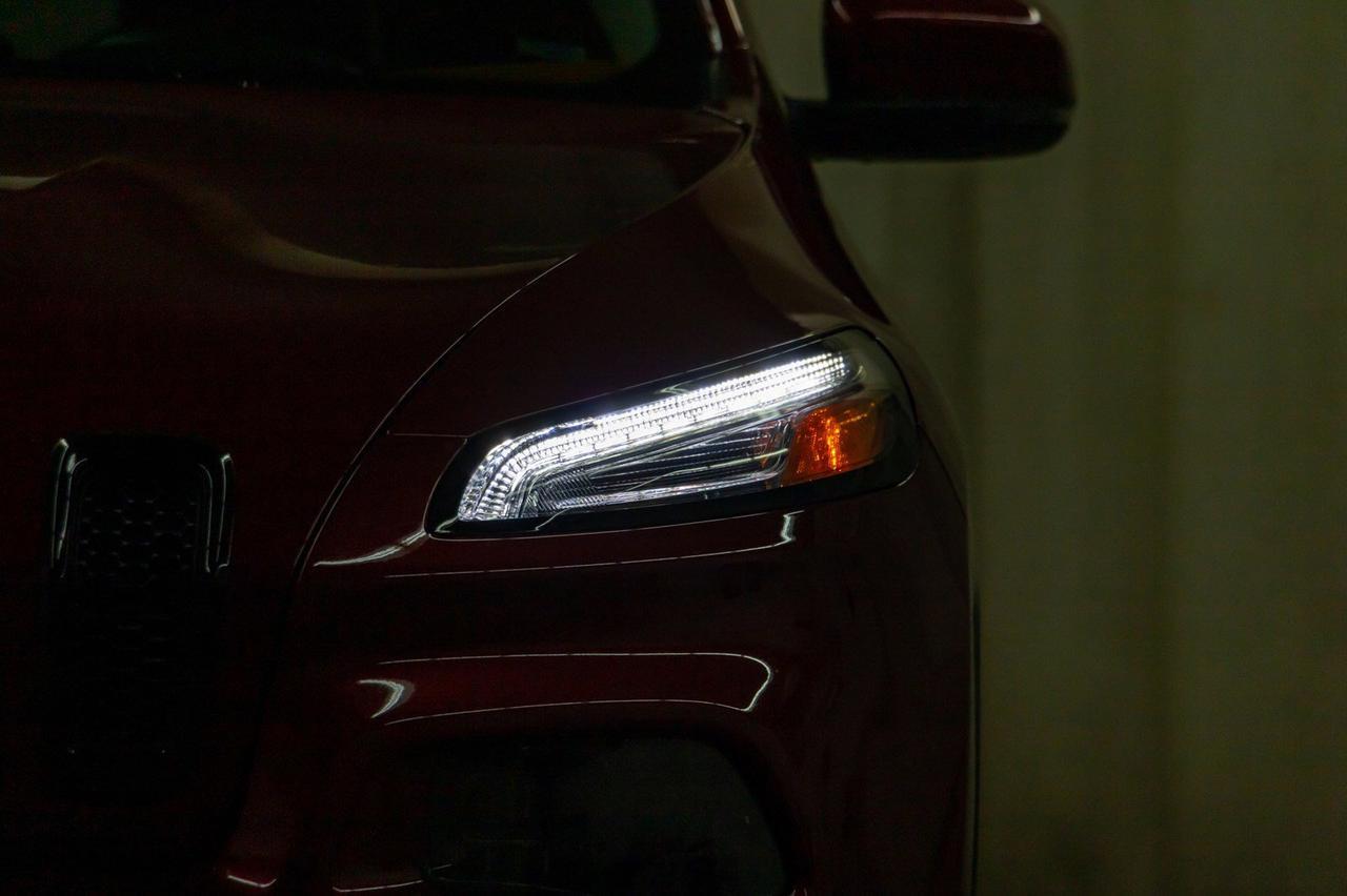 2016 Jeep Cherokee 4x4 Limited Leather Roof Nav Red Deer AB