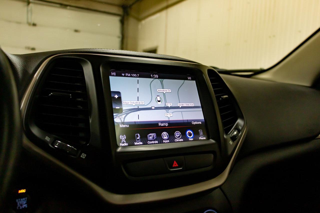 2016 Jeep Cherokee 4x4 Limited Leather Roof Nav Red Deer AB