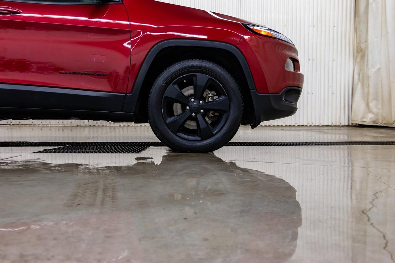 2016 Jeep Cherokee 4x4 Limited Leather Roof Nav Red Deer AB